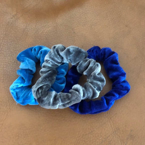 Velvet Scrunchies / Hair Ties / Ponytail Set of 3 - Picture 3 of 8